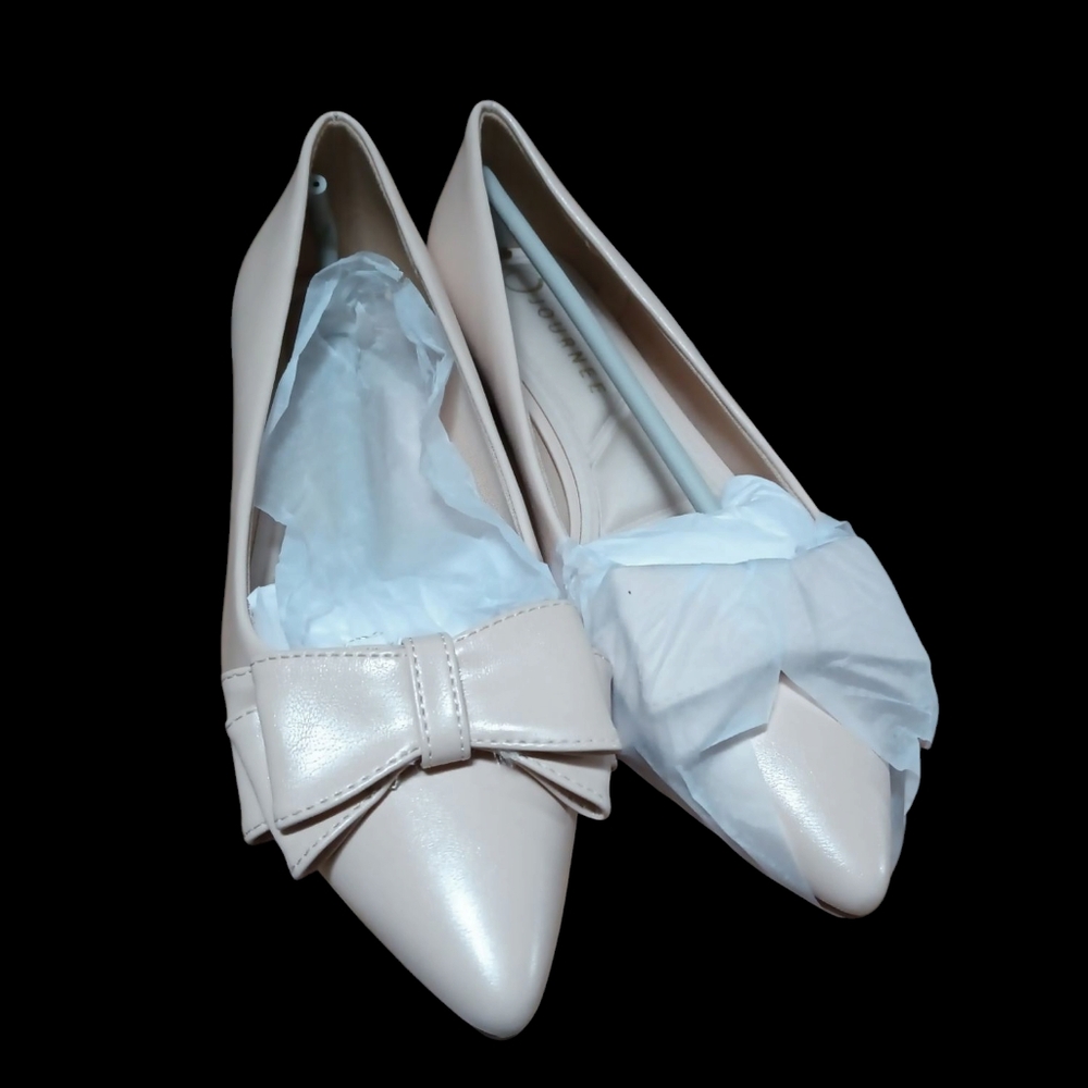 Journee Pohelia Nude Bow Flats